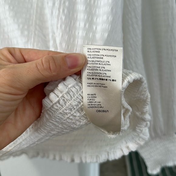 Anthropologie Rebecca Dolman White Sleeve Smocked Hem Top - Picture 7 of 9